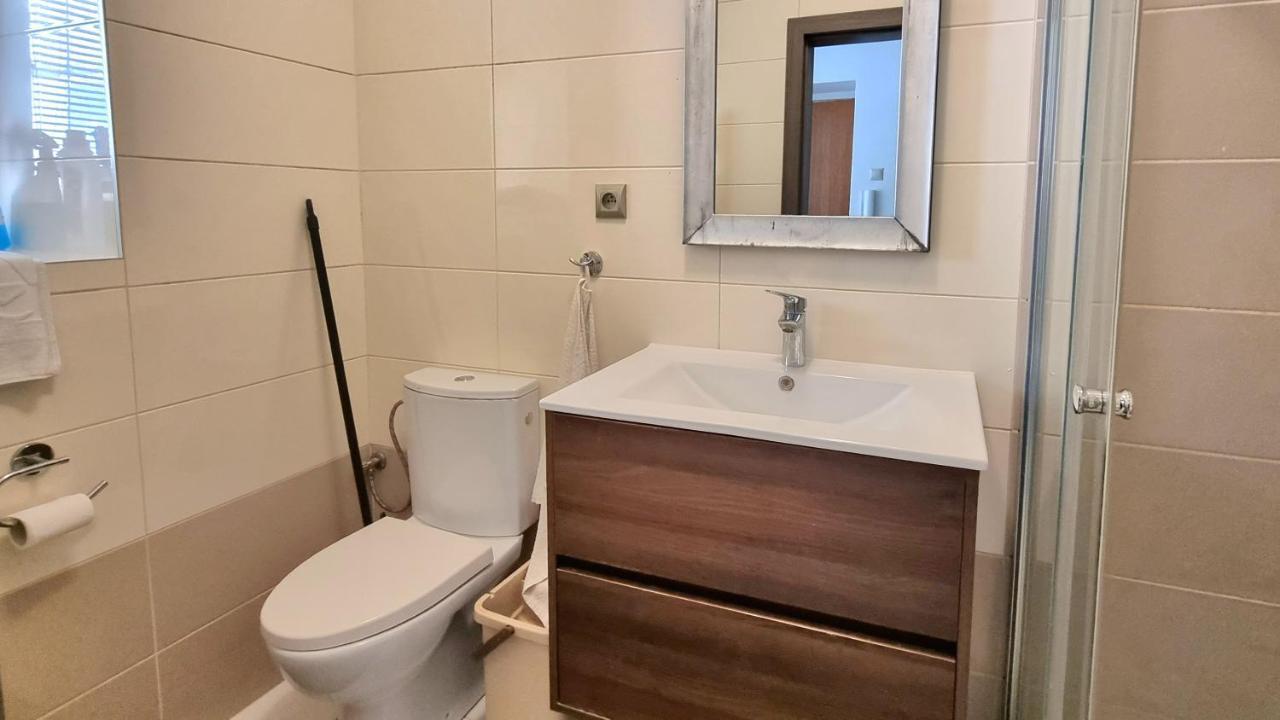 Spacious Apartment In City Center Bratislava Exteriör bild
