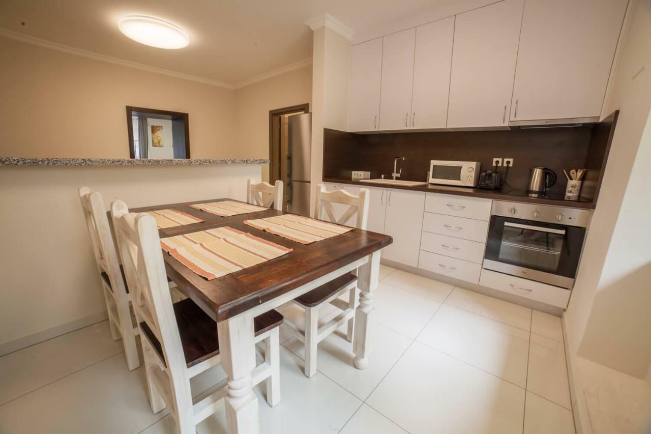 Spacious Apartment In City Center Bratislava Exteriör bild
