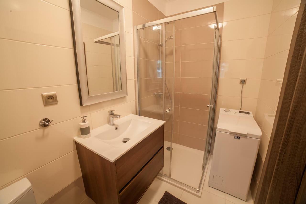 Spacious Apartment In City Center Bratislava Exteriör bild